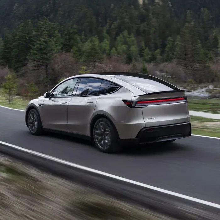 Tesla Model Y Juniper 2025+ Carbon Fiber Rear Spoiler Wing – Inspired by Tesla YL OEM Style（Pre-order）
